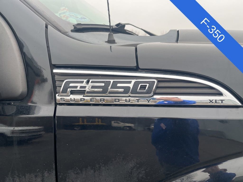 Used 2011 Ford F350 XLT w/ XLT Appearance Pkg image 2