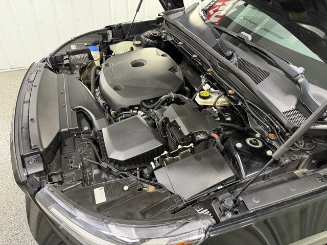 Used 2019 Volvo XC40 T5 R-Design image 29