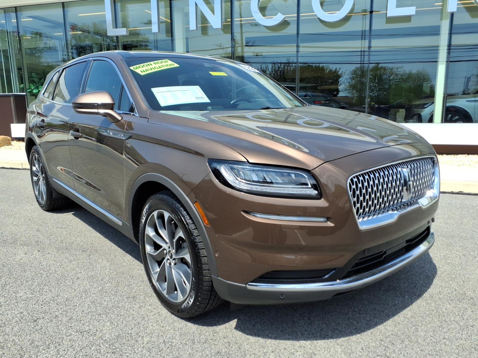 Certified 2022 Lincoln Nautilus Reserve w/ Equipment Group 201A AWD/4WD image 2