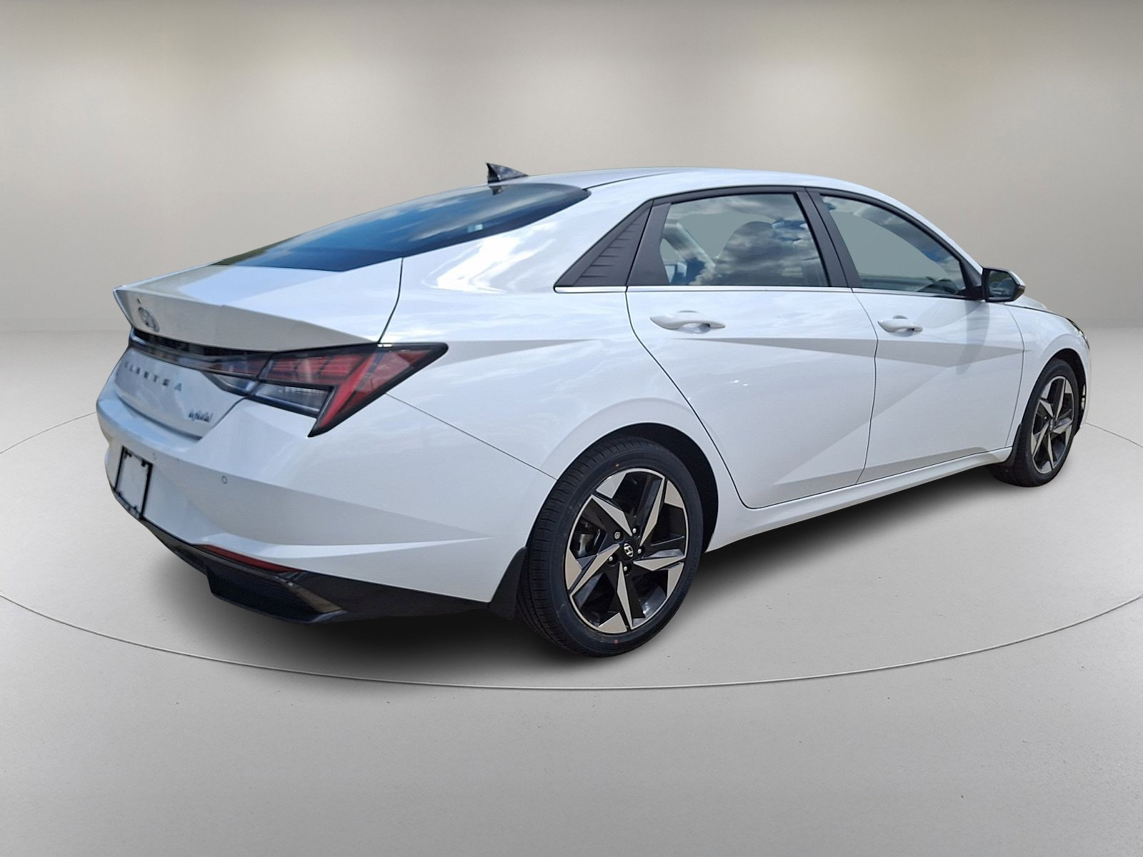 Certified 2022 Hyundai Elantra Limited w/ Winter Weather Package image 11