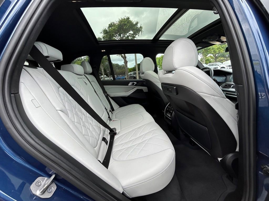 Used 2023 BMW X5 xDrive40i w/ Premium Package AWD/4WD image 32