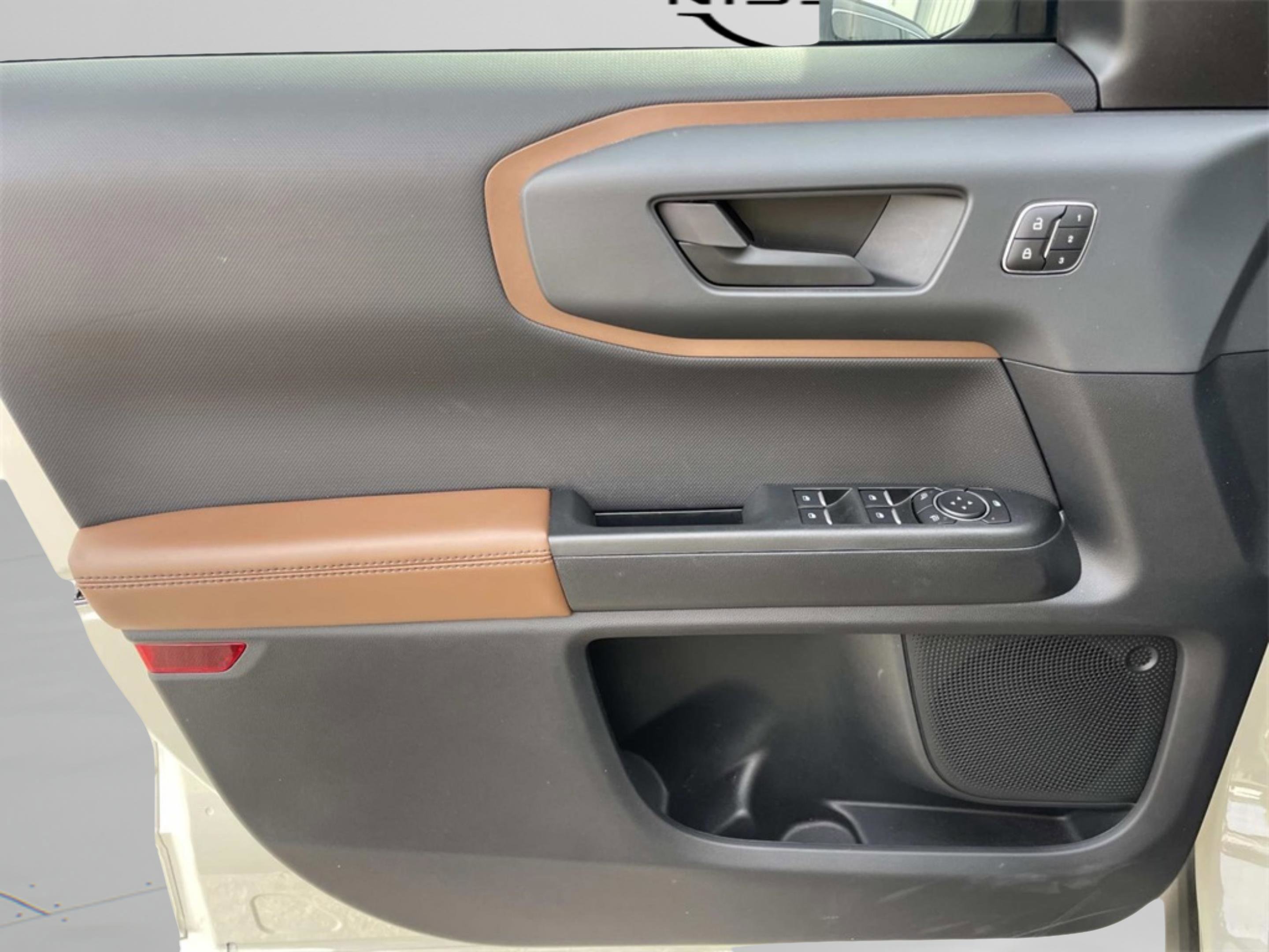 Used 2024 Ford Bronco Sport Outer Banks image 23