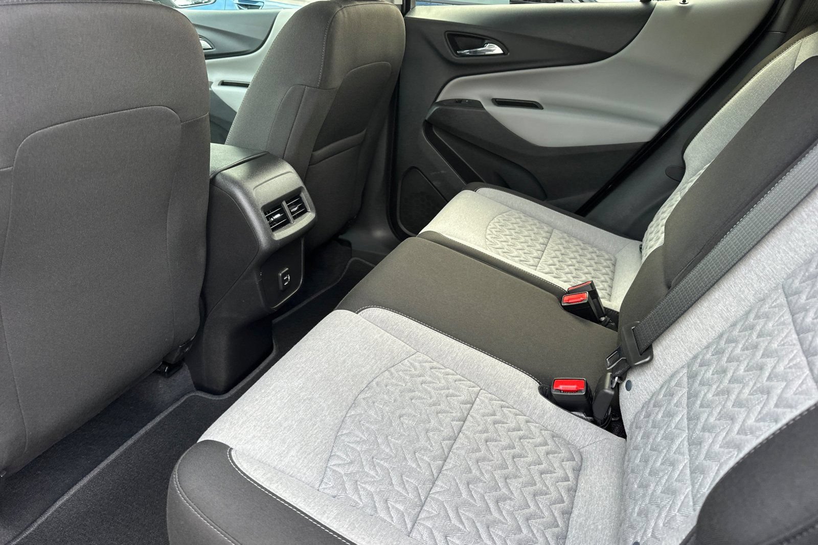 Used 2023 Chevrolet Equinox LS w/ LS Convenience Package FWD image 14