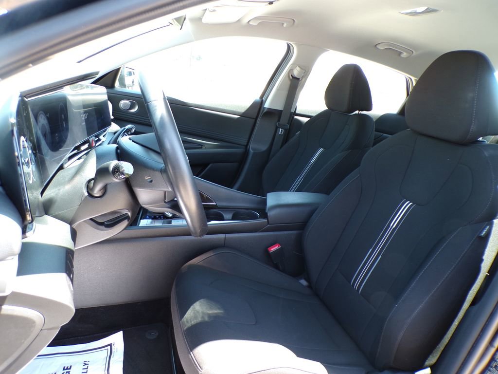 Certified 2023 Hyundai Elantra SEL w/ Convenience Package FWD image 13