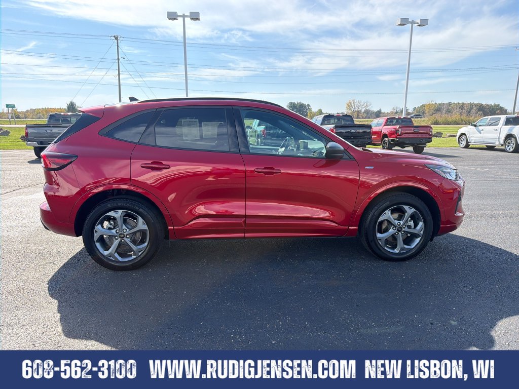 Used 2024 Ford Escape ST-Line w/ Tech Pack #1 AWD/4WD image 6