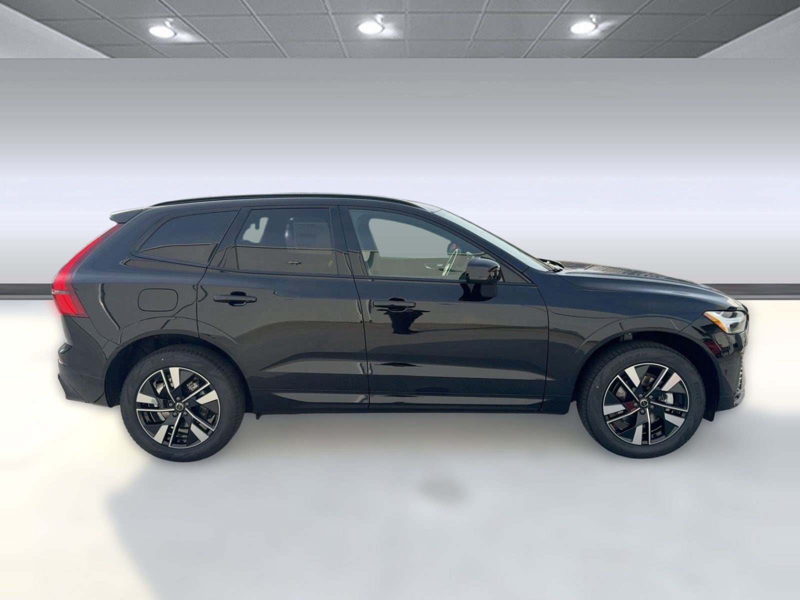 Used 2026 Volvo XC60 B5 Plus w/ Climate Package AWD/4WD image 8