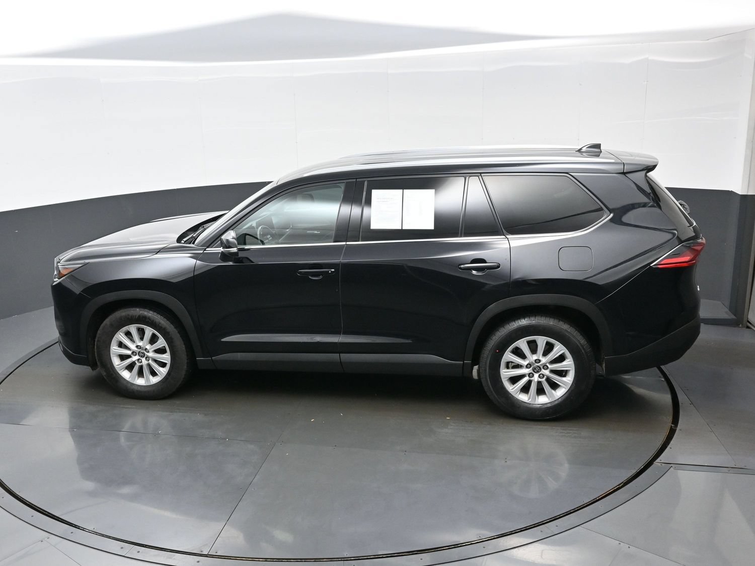Used 2025 Toyota Grand Highlander AWD image 38
