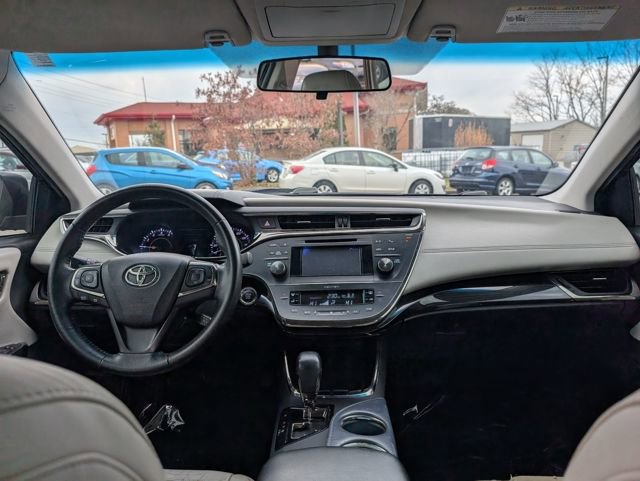 Used 2014 Toyota Avalon XLE image 17