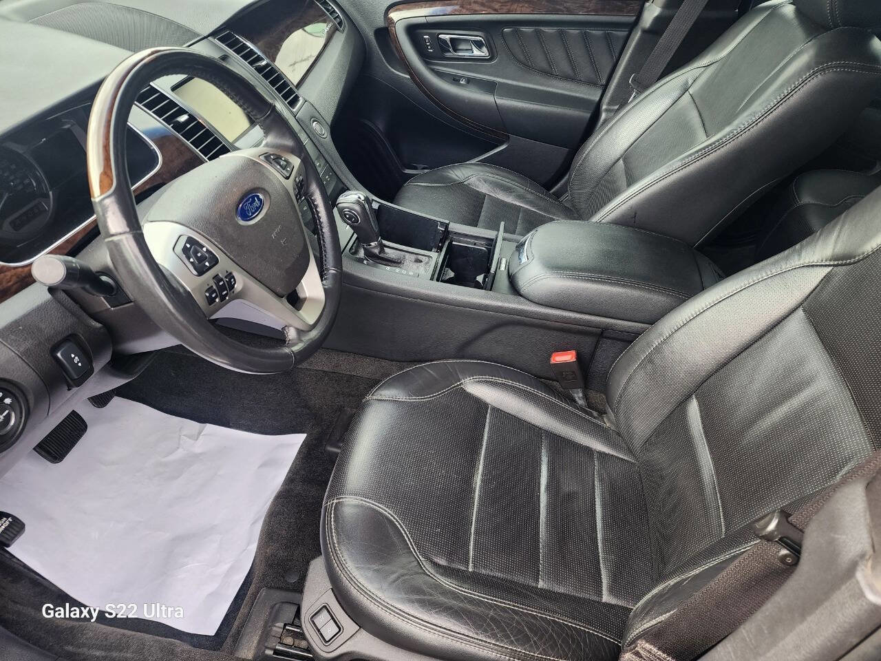 Used 2013 Ford Taurus Limited FWD image 10