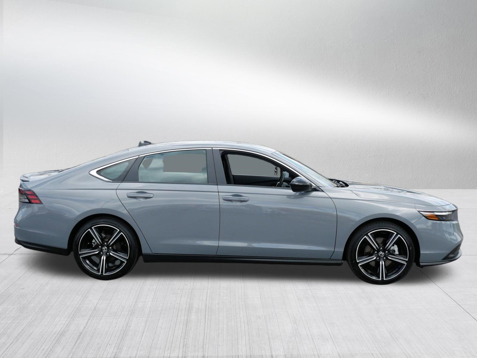 Used 2025 Honda Accord Sport image 8