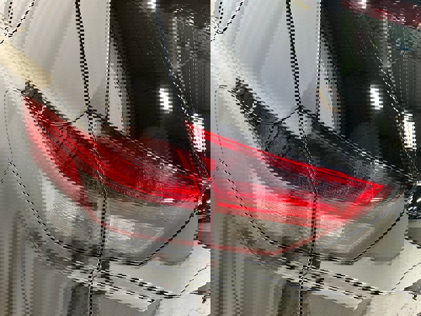 Used 2024 Nissan Rogue SV AWD/4WD image 25