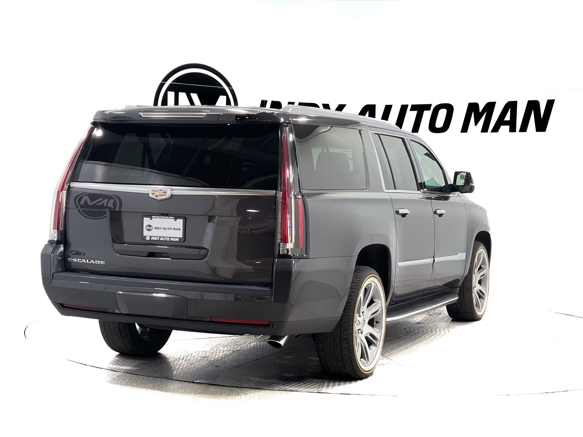 Used 2016 Cadillac Escalade ESV Luxury image 4