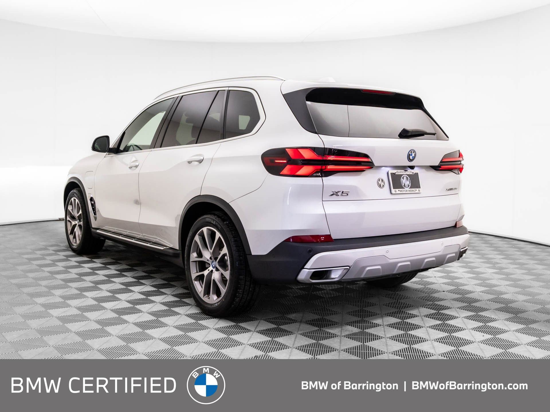Certified 2024 BMW X5 xDrive50e w/ Executive Package image 3