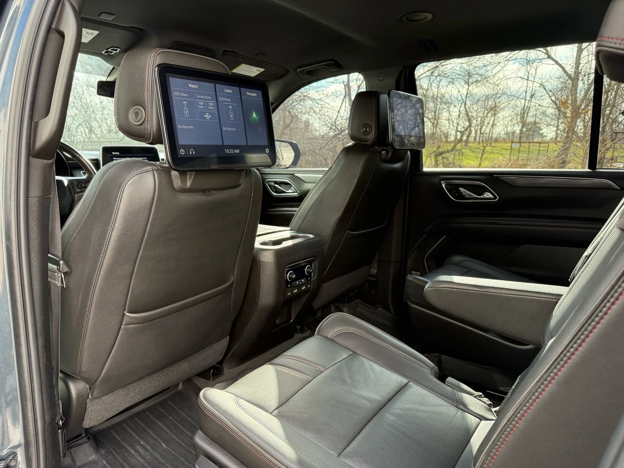 Used 2021 Chevrolet Suburban RST w/ Luxury Package image 15