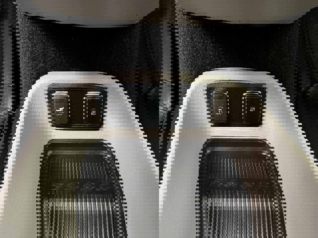 Used 2020 Chrysler Pacifica Limited image 25