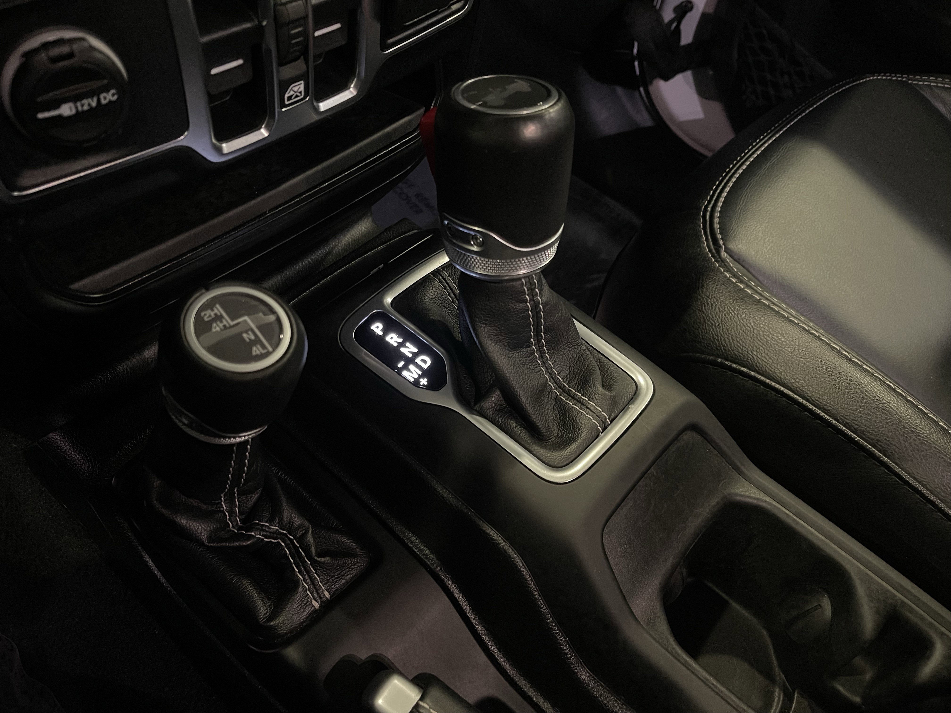 Used 2020 Jeep Wrangler Unlimited Sahara AWD/4WD image 19