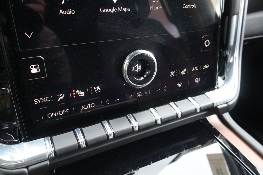 Used 2025 GMC Yukon Denali AWD/4WD image 26