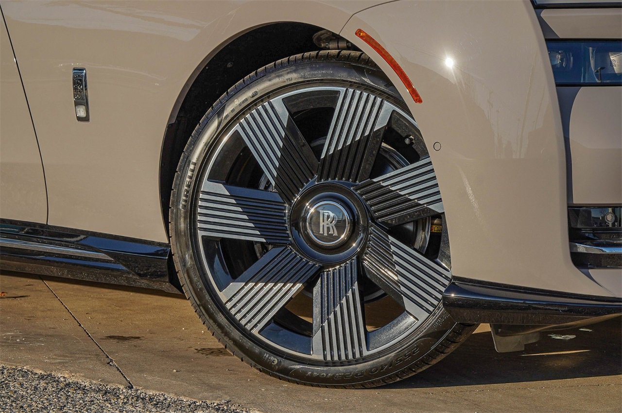 New 2026 Rolls-Royce Spectre Base image 2
