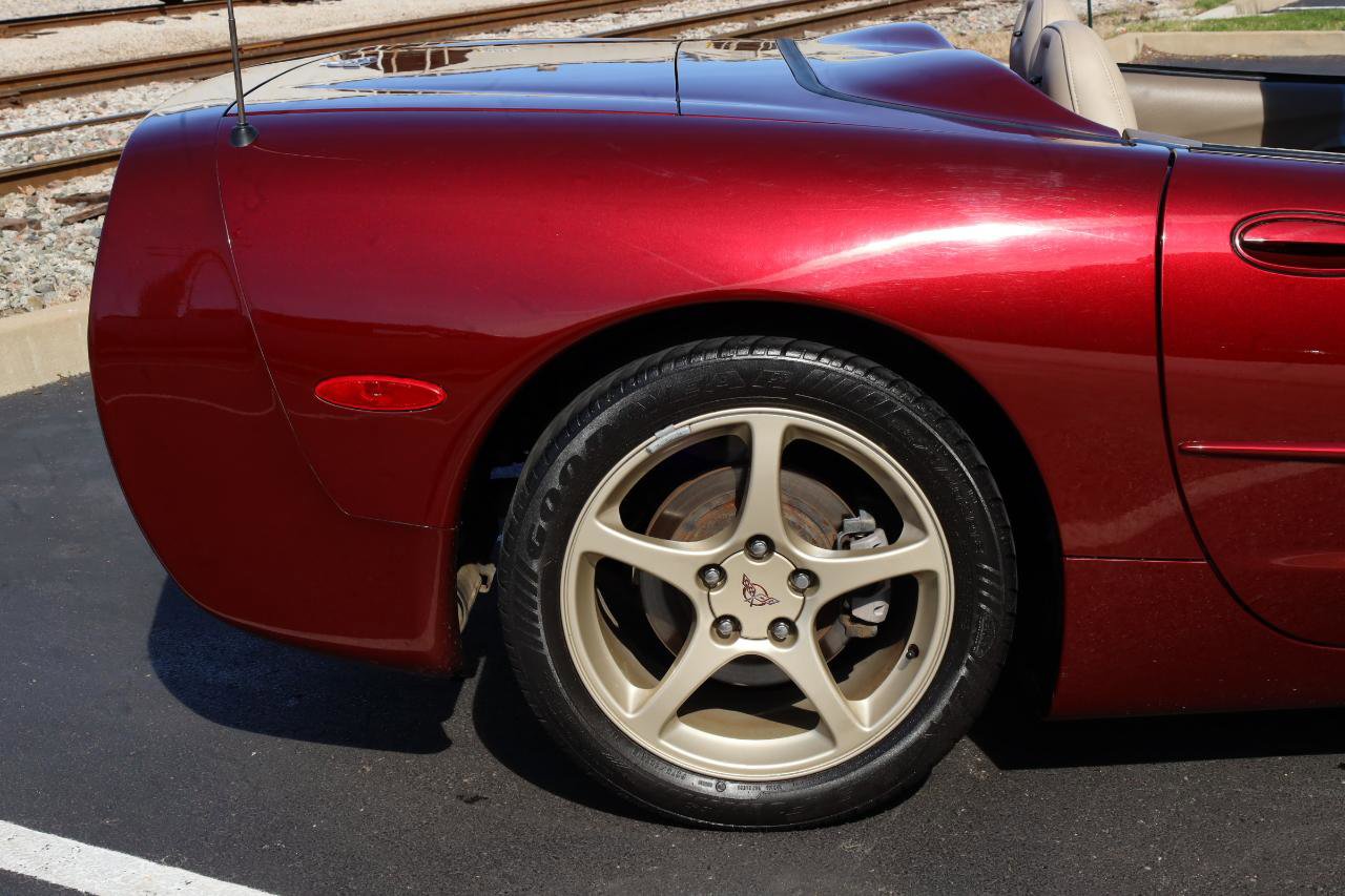Used 2003 Chevrolet Corvette Convertible w/ Preferred Equipment Group1 RWD image 26