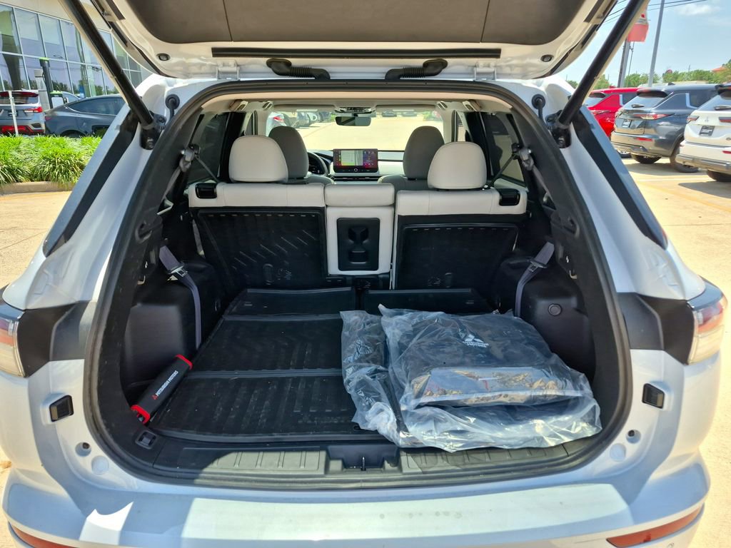 Used 2025 Mitsubishi Outlander SEL FWD image 36