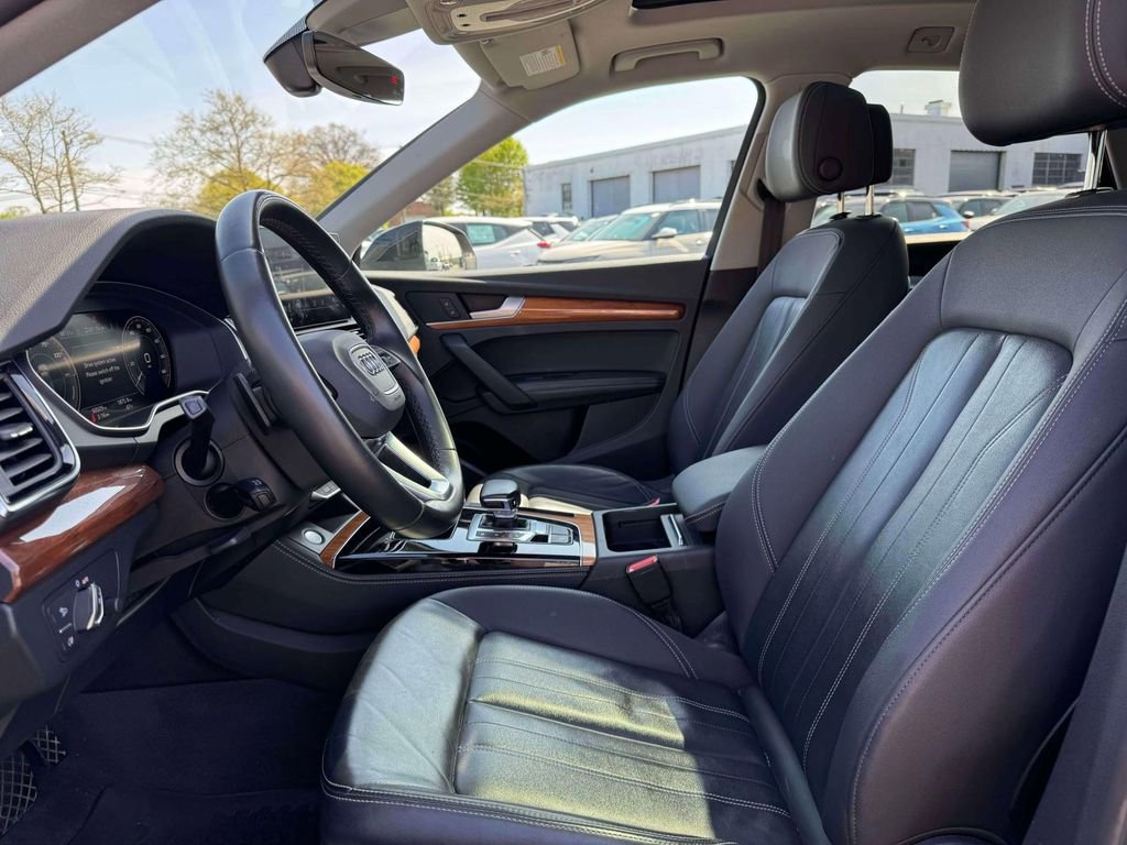 Used 2021 Audi Q5 e Premium Plus w/ Premium Plus Package AWD/4WD image 16