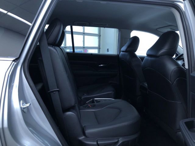 Used 2025 Toyota Grand Highlander AWD image 22