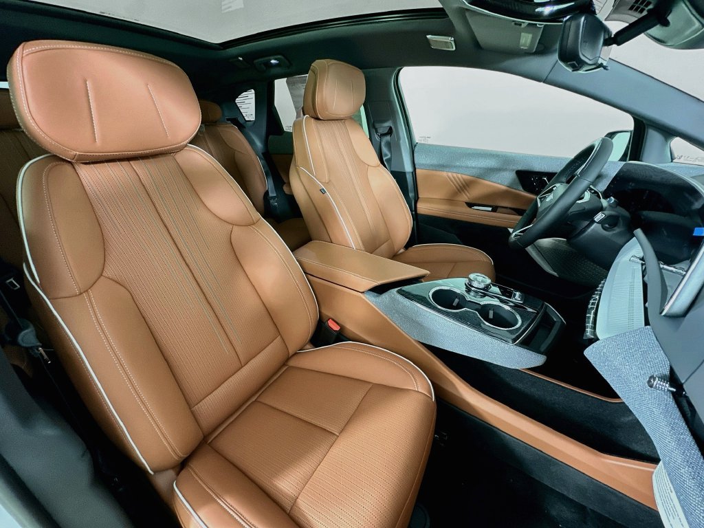New 2027 Cadillac Optiq Premium Luxury w/ LPO, Floor Liner Package AWD/4WD image 37