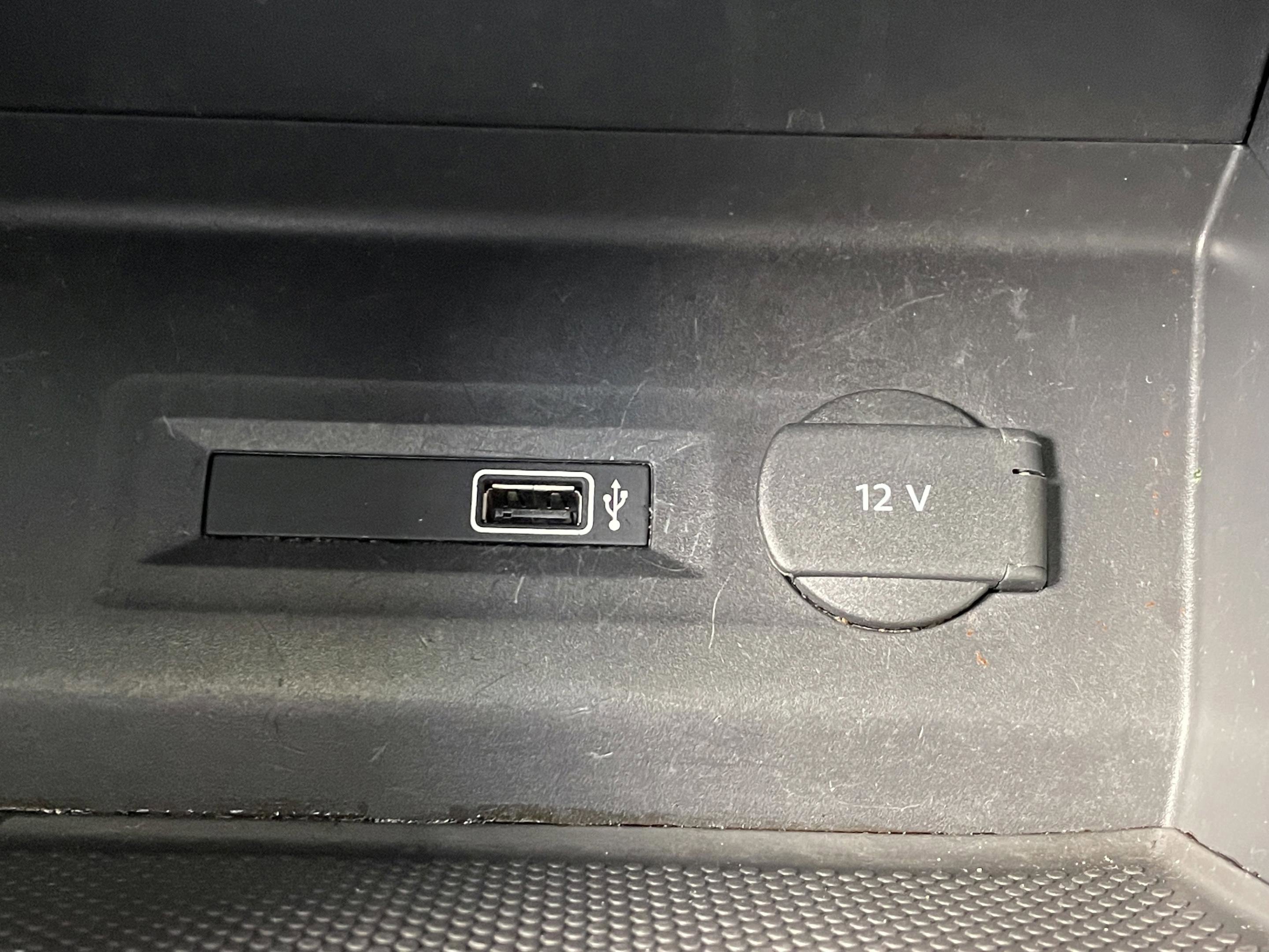 Used 2018 Volkswagen Atlas Launch Edition image 32