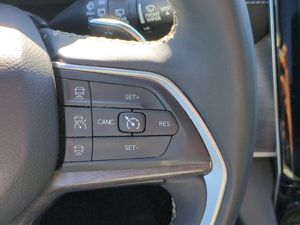 Used 2024 Jeep Grand Cherokee Limited 4xe AWD/4WD image 19