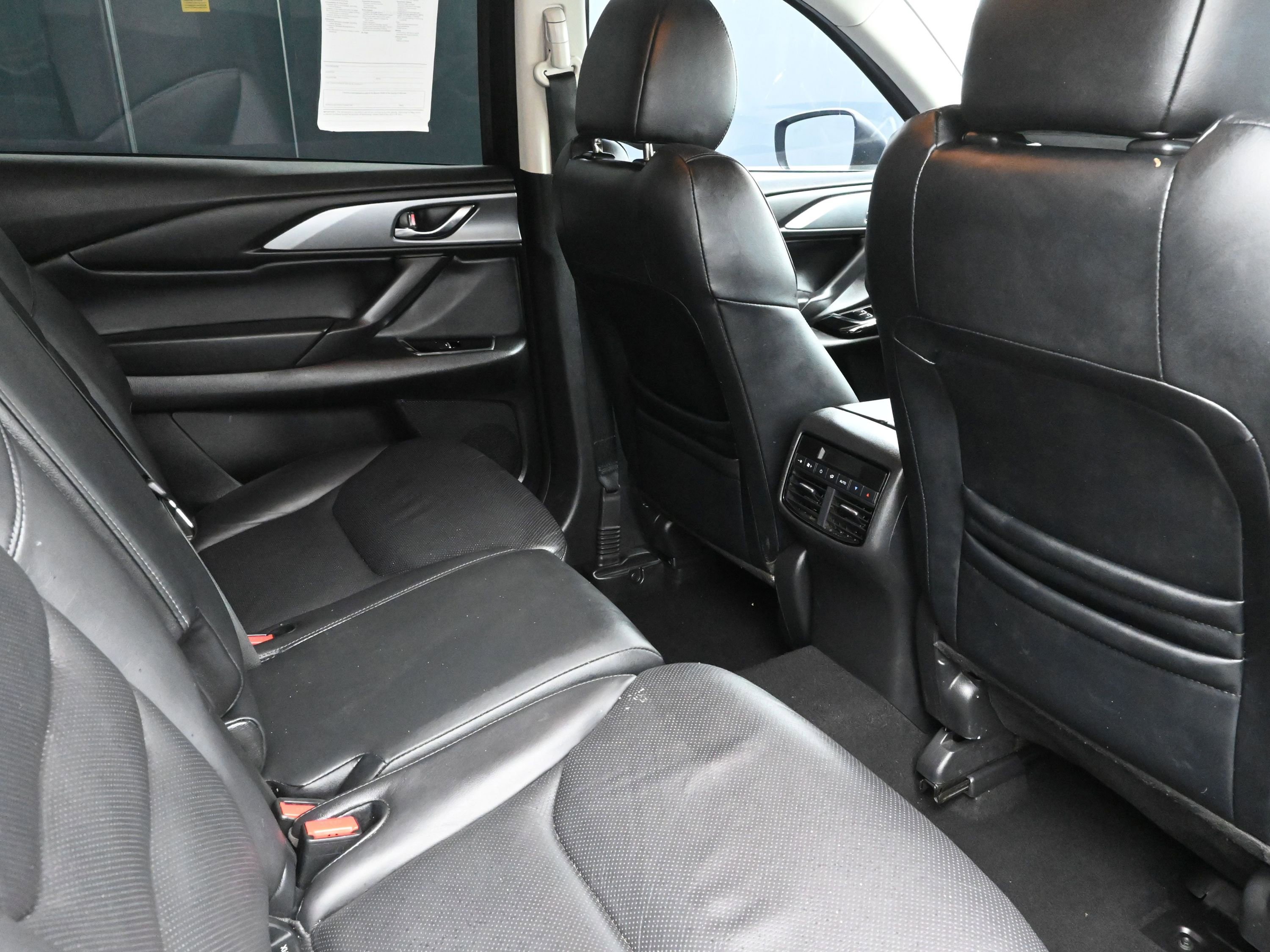 Used 2022 MAZDA CX-9 Touring image 23