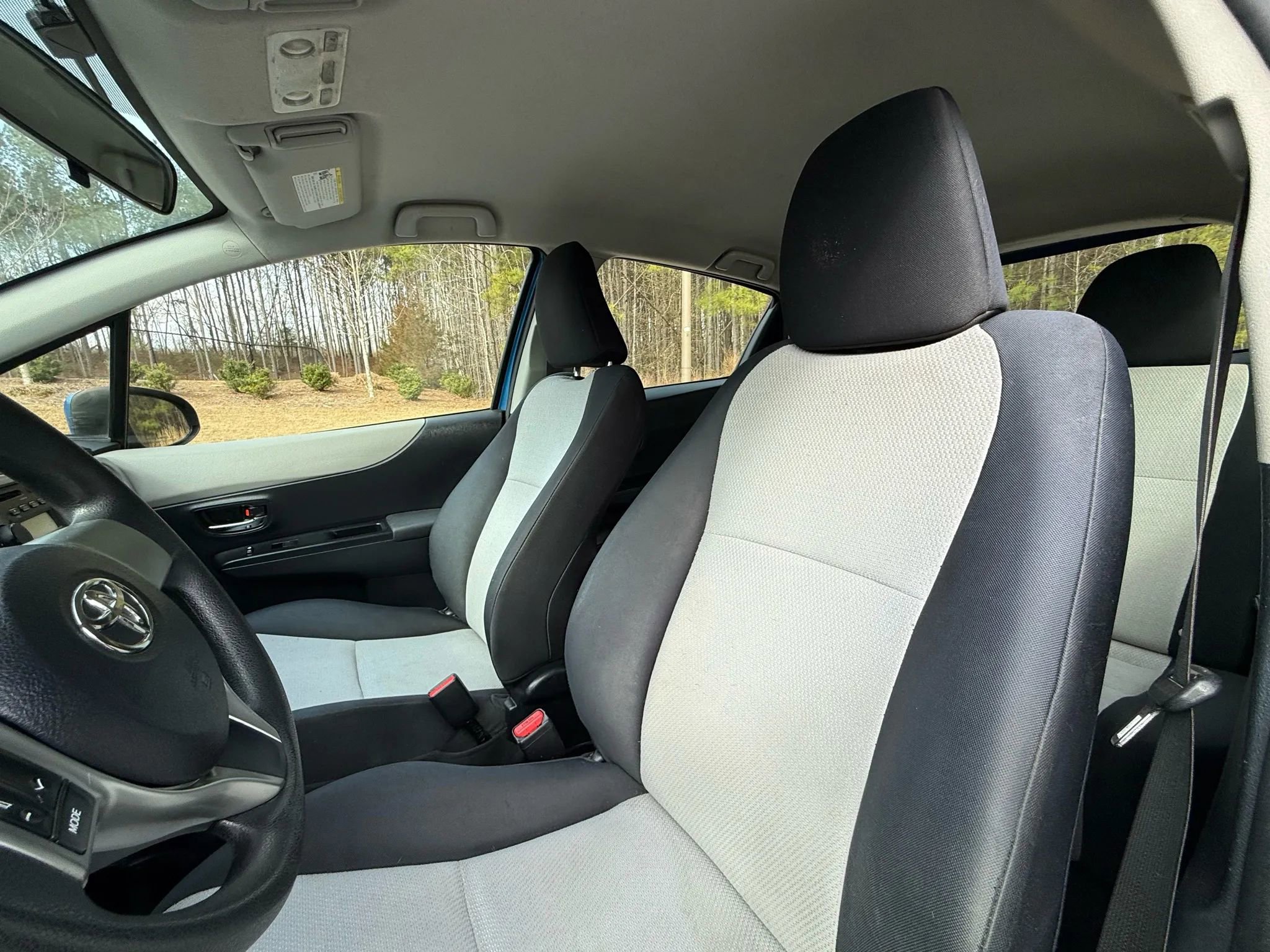 Used 2013 Toyota Yaris LE image 13