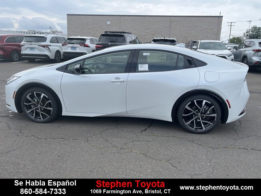 New 2025 Toyota Prius Plug-In Hybrid image 4