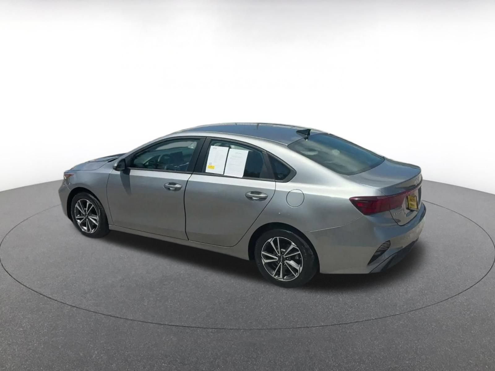 Used 2024 Kia Forte LXS FWD image 9