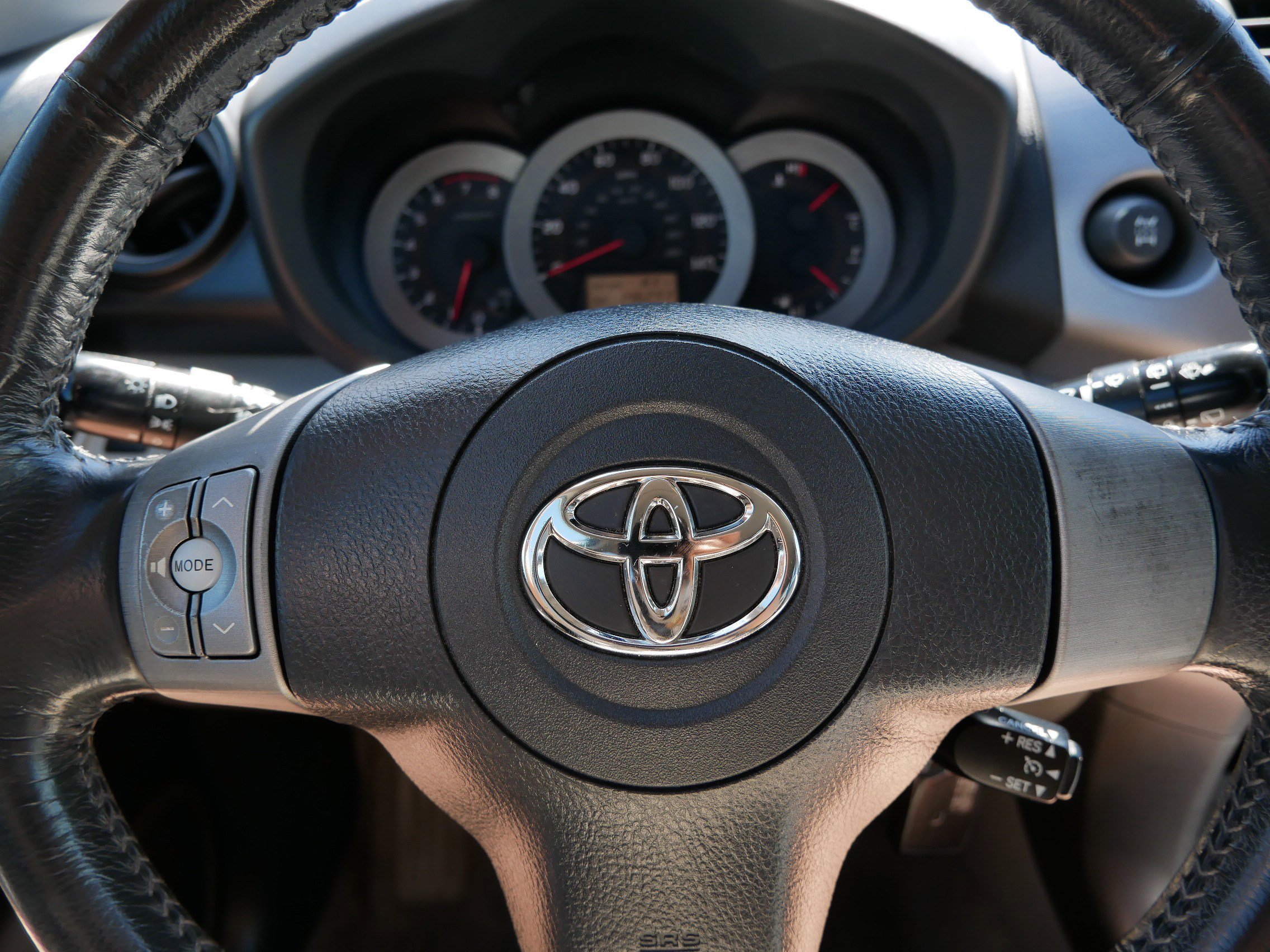 Used 2008 Toyota RAV4 Limited image 25