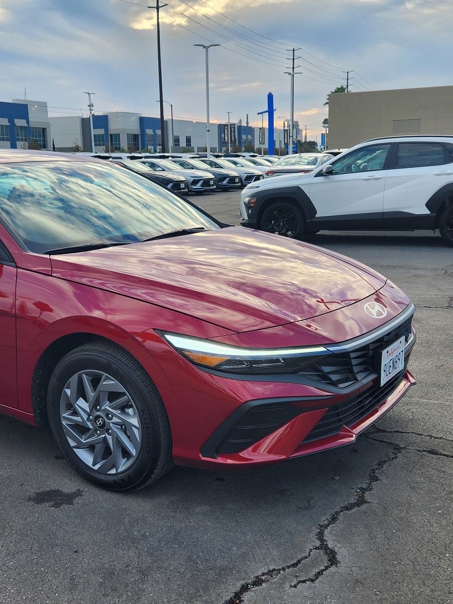 Certified 2025 Hyundai Elantra Blue image 17