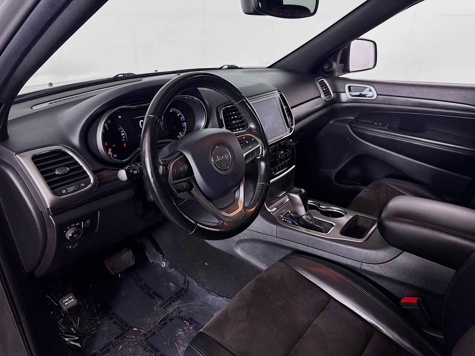 Used 2020 Jeep Grand Cherokee Altitude image 9