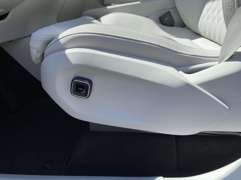 New 2025 Volvo EX90 Plus w/ Protection Package Premier image 9