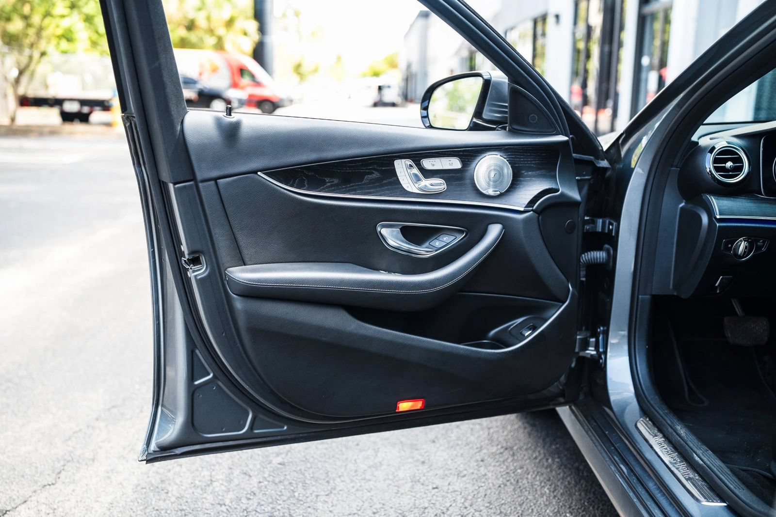 Used 2018 Mercedes-Benz E 300 4MATIC image 16