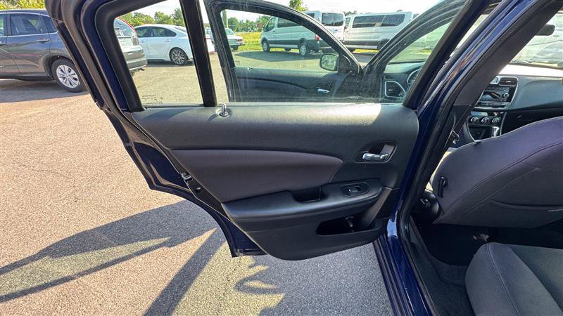 Used 2014 Chrysler 200 LX FWD image 39