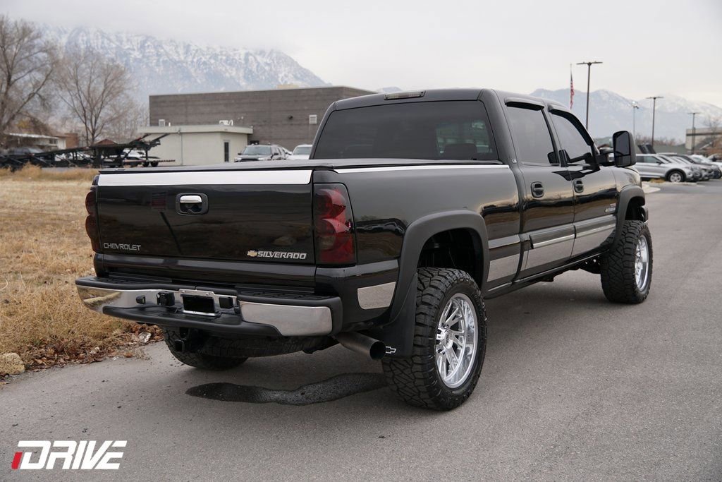 Used 2006 Chevrolet Silverado 2500 LT w/ Skid Plate Package image 11