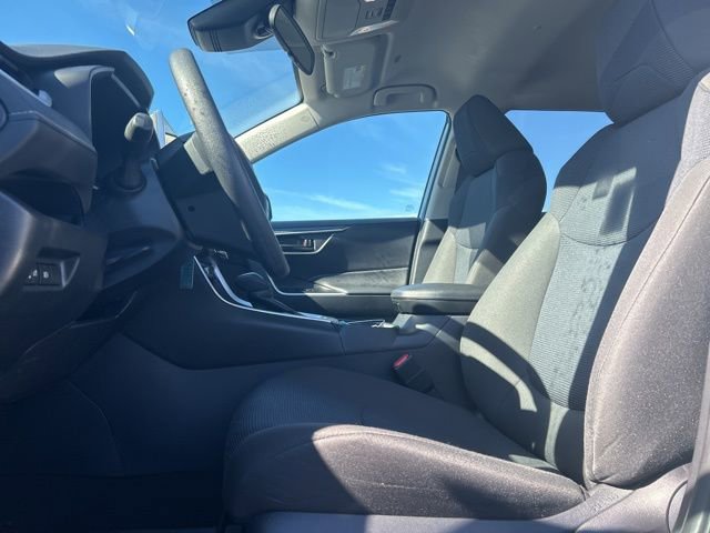 Used 2023 Toyota RAV4 LE AWD/4WD image 13