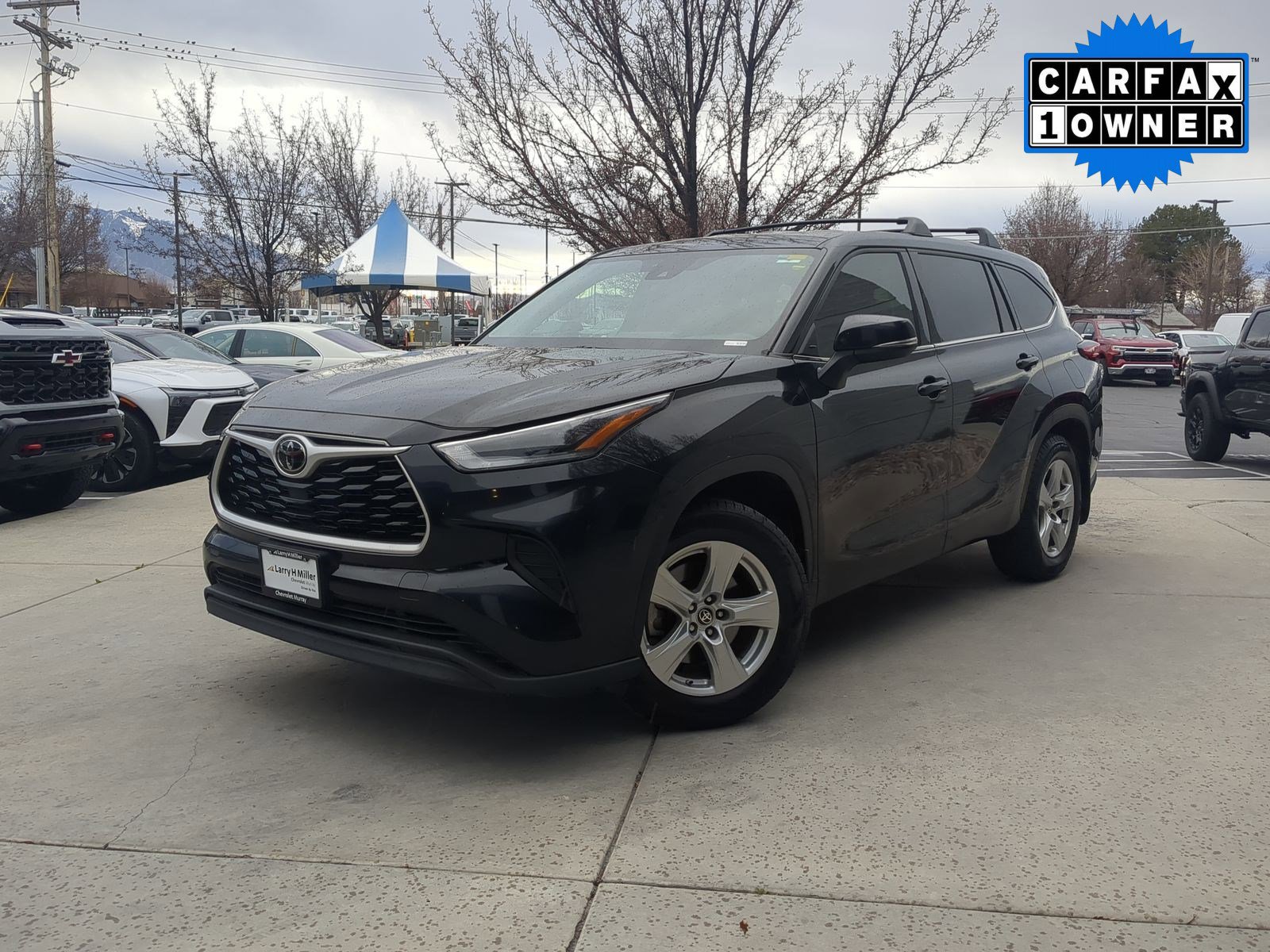 Used 2021 Toyota Highlander L image 2