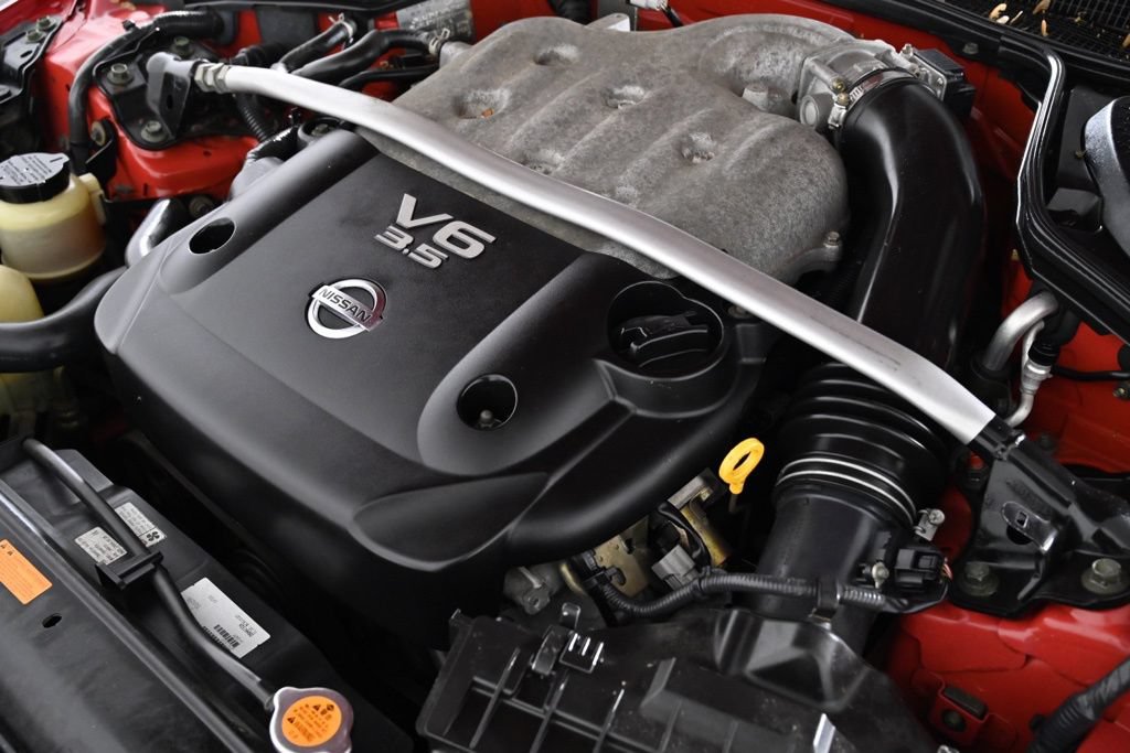 Used 2005 Nissan 350Z Touring w/ (N93) Cargo Convenience Pkg RWD image 38