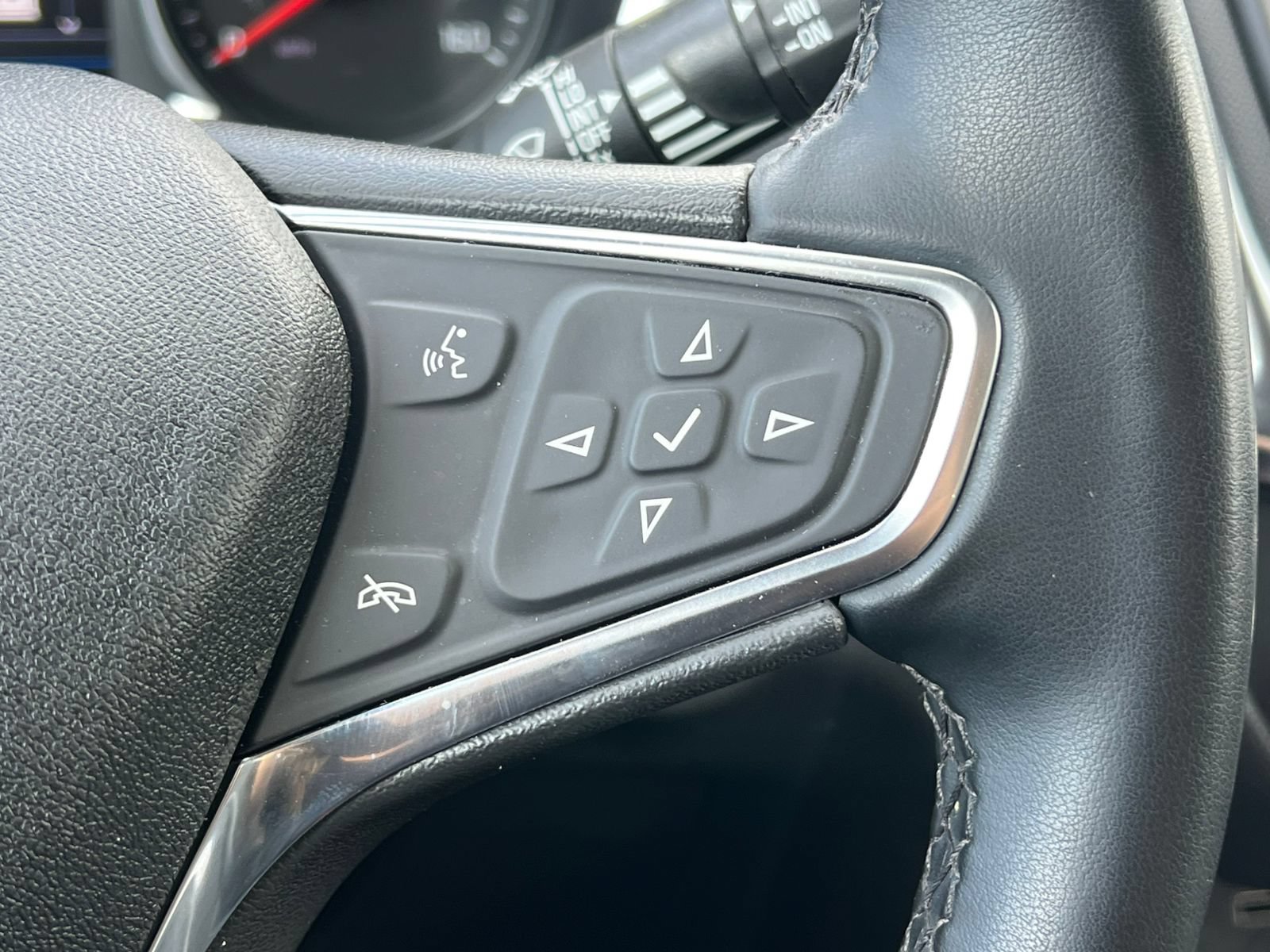 Used 2024 Chevrolet Equinox LT AWD/4WD image 20