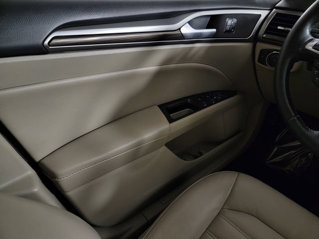 Used 2017 Ford Fusion SE w/ Fusion SE Technology Package FWD image 30