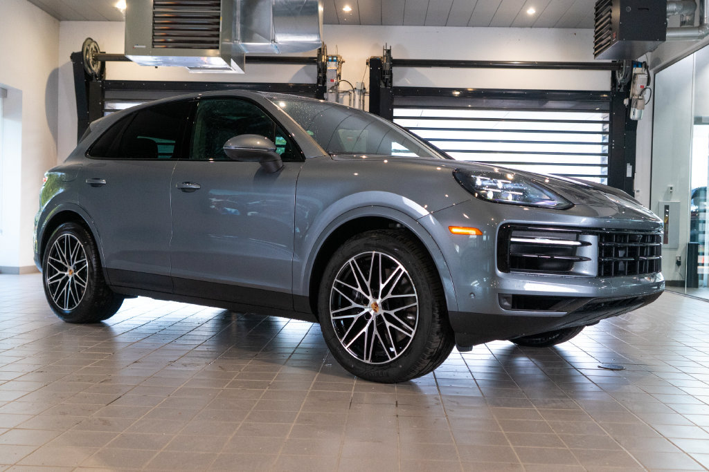 New 2026 Porsche Cayenne AWD/4WD image 8