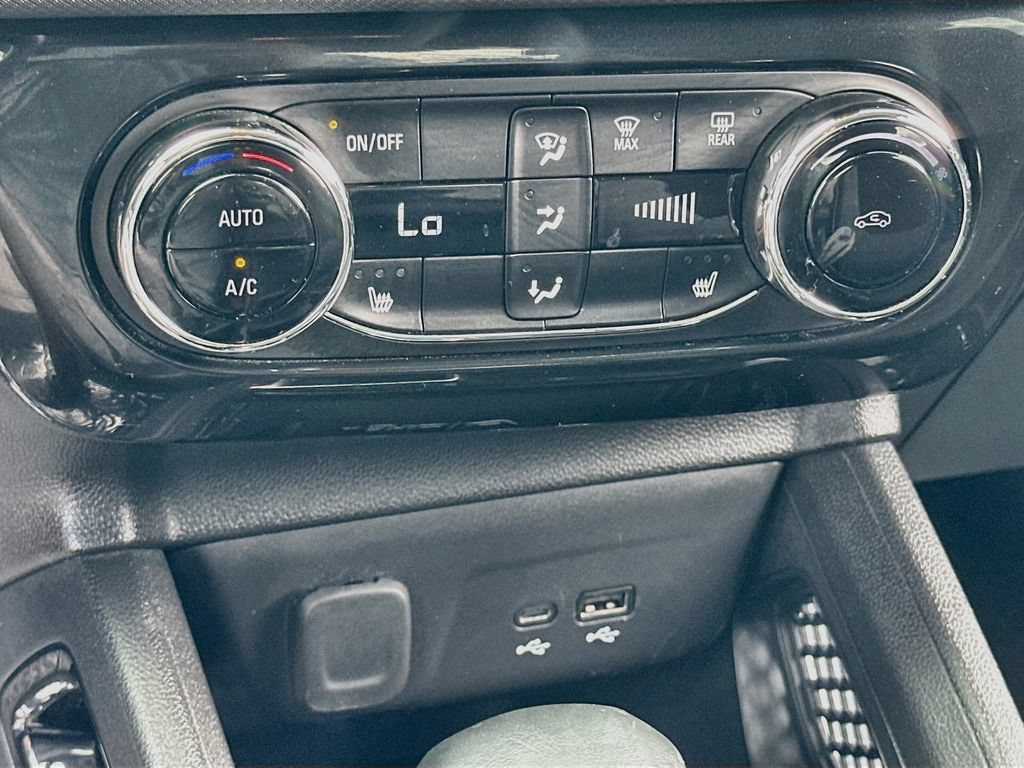 Used 2024 Chevrolet TrailBlazer LT w/ Convenience Package FWD image 19