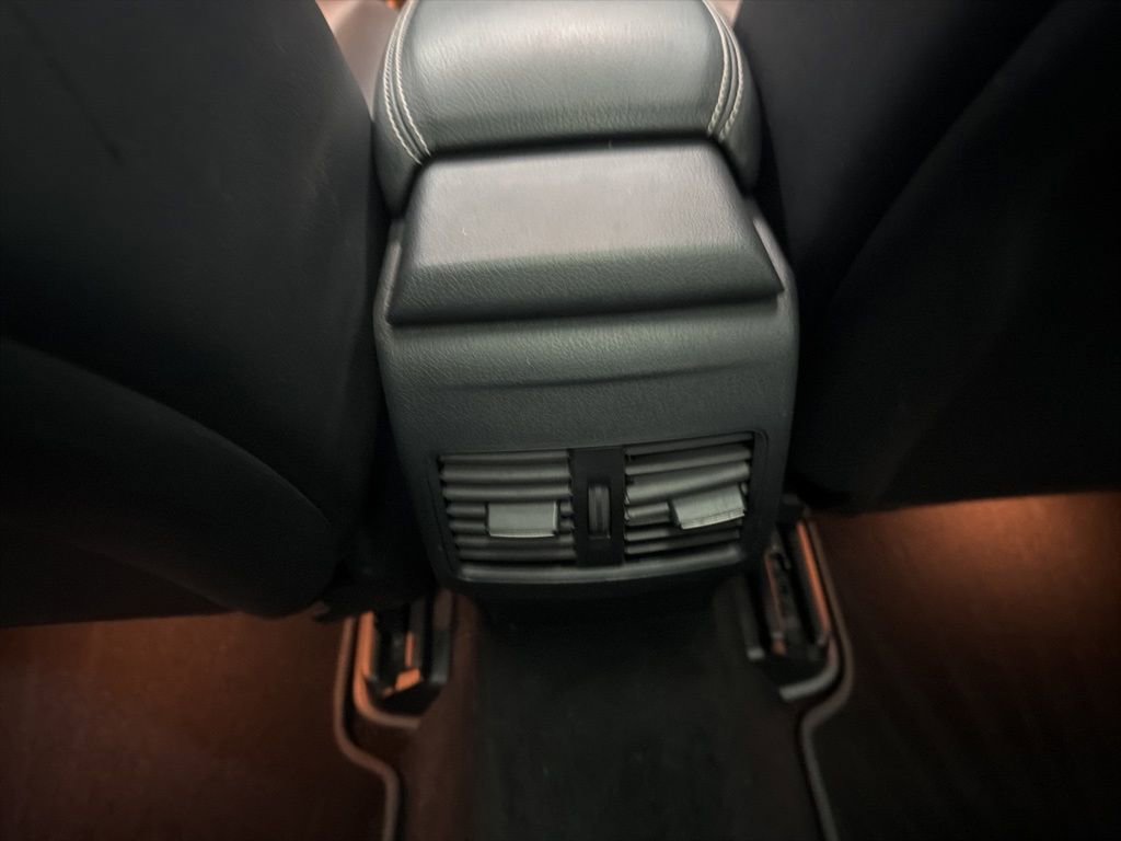 Used 2015 Mercedes-Benz GLA 250 4MATIC image 23