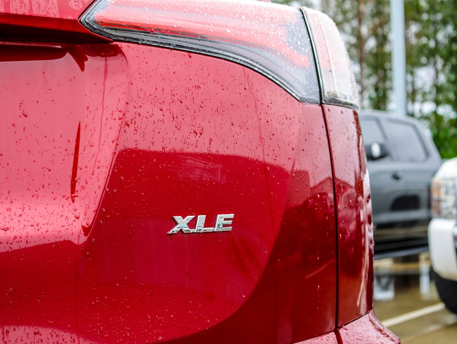 Used 2018 Toyota RAV4 XLE FWD image 7