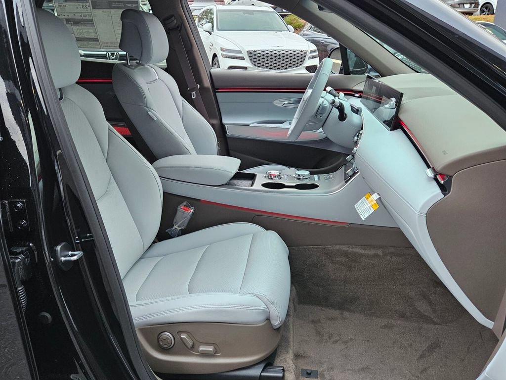 New 2026 Genesis GV70 2.5T Advanced AWD/4WD image 16